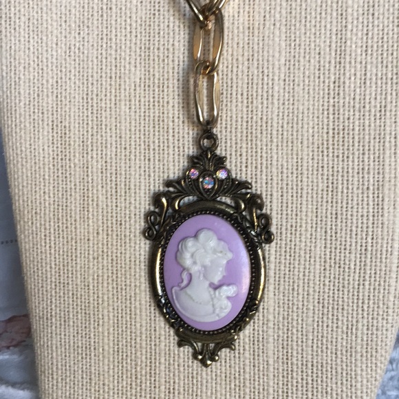 Jewelry - Cameo necklace